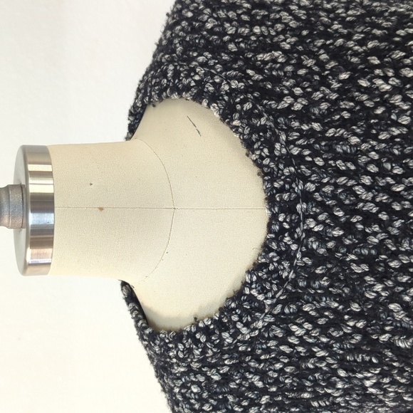 Vince Chunky Round Neck Knit Sweater Black White XS minimalist preppy fall - Picture 3 of 6